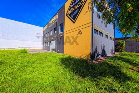 Galpão/Depósito/Armazém com 3 Quartos para alugar, 370m² no Distrito Industrial, Leme