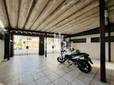 Casa com 3 Quartos à venda, 289m² no Campo Grande, Santos