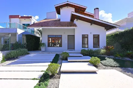 Sobrado com 5 Quartos à venda, 277m² no Bougainville Residencial, Peruíbe