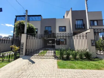 Sobrado com 3 Quartos à venda, 132m² no Novo Mundo, Curitiba