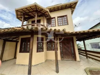 Casa com 3 Quartos à venda, 400m² no Três Barras, Contagem