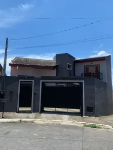 Sobrado com 4 Quartos à venda, 184m² no Borda da Mata, Caçapava