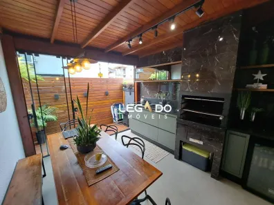 Casa com 2 Quartos para alugar, 106m² no Iririú, Joinville
