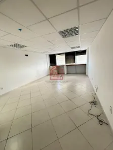 Sala Comercial para alugar, 29m² no Imbetiba, Macaé