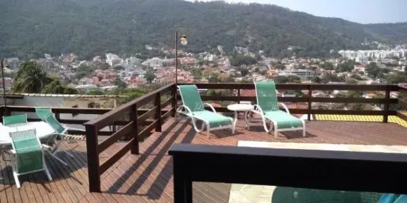 Casa de Condomínio com 4 Quartos à venda, 700m² no São Francisco, Niterói