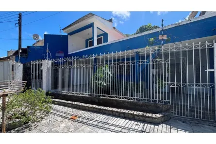 Casa com 4 Quartos à venda, 350m² no Barro Duro, Maceió