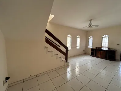 Sobrado com 3 Quartos à venda, 120m² no Jardim Ismênia, São José dos Campos