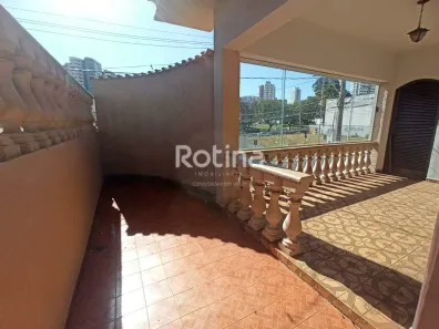 Imóvel Comercial com 4 Quartos para alugar, 180m² no Tabajaras, Uberlândia