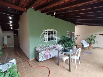 Casa com 2 Quartos à venda, 148m² no Granada, Uberlândia