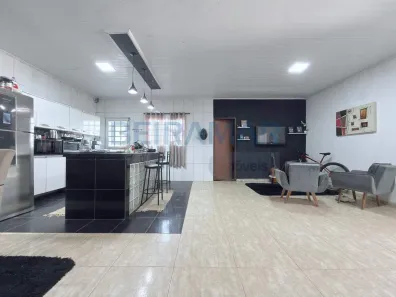 Casa com 3 Quartos para alugar, 400m² no Recanto das Emas, Brasília