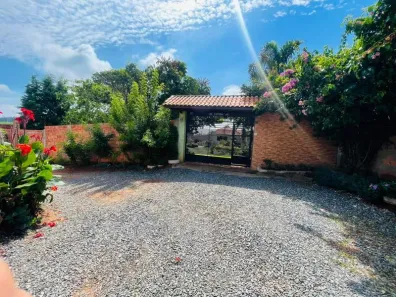 Fazenda/Sítio com 4 Quartos à venda, 200m² no Centro, Boituva