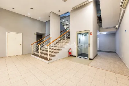 Sala Comercial para alugar, 700m² no Farroupilha, Porto Alegre