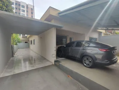 Casa com 5 Quartos à venda, 255m² no Jardim América, Londrina