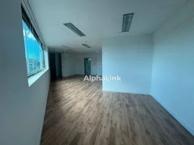 Sala Comercial para alugar, 59m² no Dezoito do Forte Empresarial/Alphaville., Barueri