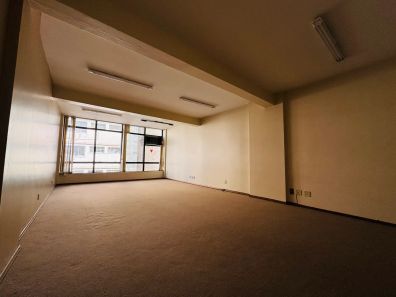 Sala Comercial para venda ou aluguel, 68m² no Centro Histórico, Porto Alegre