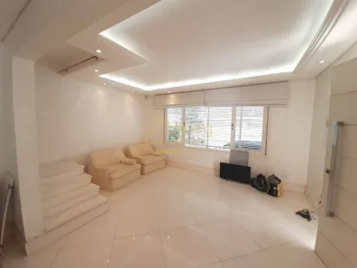 Casa com 3 Quartos à venda, 197m² no Vila Cordeiro, São Paulo