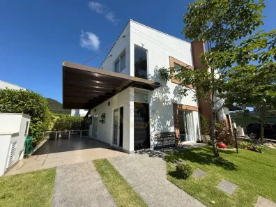 Casa de Condomínio com 3 Quartos à venda, 150m² no São Judas Tadeu, Balneário Camboriú