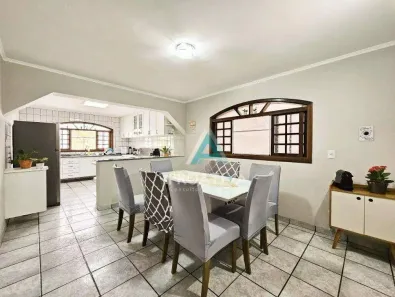 Sobrado com 3 Quartos à venda, 289m² no Campestre, Santo André