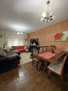 Casa com 3 Quartos à venda, 200m² no Vila Santa Isabel, Taubaté