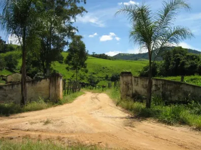 Fazenda/Sítio com 3 Quartos à venda, 820000m² no , Lindóia