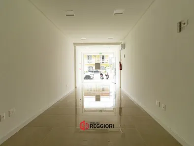 Sala Comercial para alugar, 58m² no Nações, Balneário Camboriú