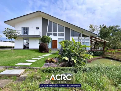 Sobrado com 3 Quartos para alugar, 290m² no Badenfurt, Blumenau