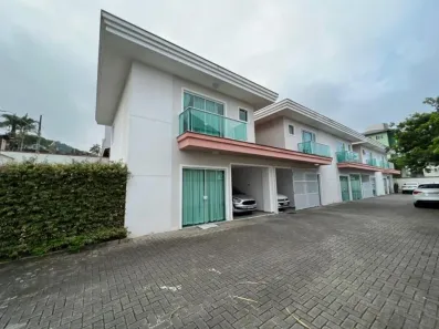 Casa de Condomínio com 3 Quartos para alugar, 93m² no Bom Retiro, Joinville
