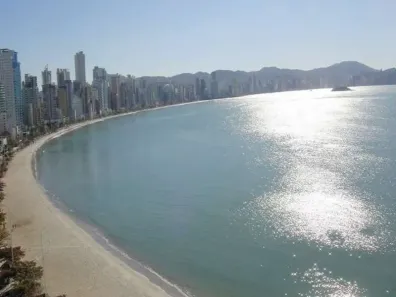 Apartamento com 2 Quartos para alugar, 100m² no Centro, Balneário Camboriú