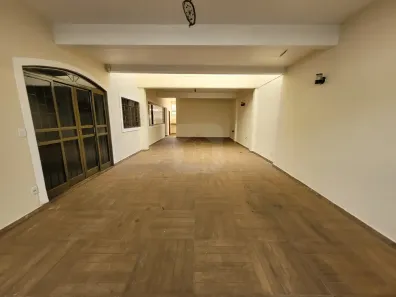 Casa com 4 Quartos à venda, 350m² no Umuarama, Uberlândia
