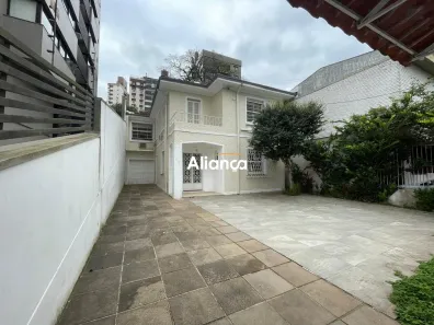Casa com 6 Quartos para alugar, 200m² no Rio Branco, Porto Alegre