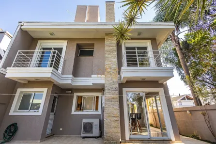 Casa de Condomínio com 4 Quartos para alugar, 270m² no Orleans, Curitiba