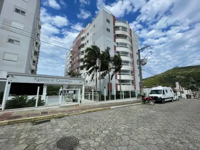 Apartamento com 2 Quartos para alugar, 74m² no Pantanal, Florianópolis