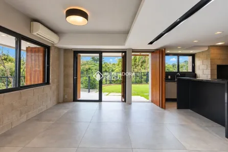 Casa com 3 Quartos à venda, 293m² no Guarujá, Porto Alegre
