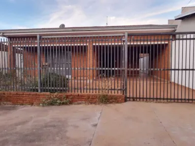 Casa com 3 Quartos à venda, 174m² no Vila Harmonia, Araraquara