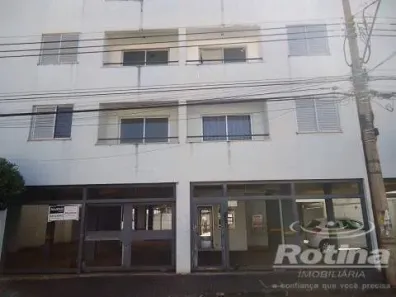 Apartamento com 3 Quartos para alugar, 80m² no Martins, Uberlândia