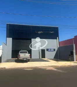 Galpão/Depósito/Armazém para alugar, 260m² no Novo Mundo, Uberlândia