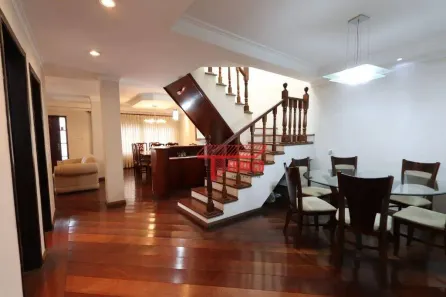 Sobrado com 3 Quartos à venda, 323m² no Campestre, Santo André