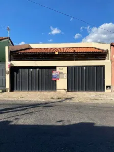 Casa com 4 Quartos para alugar, 240m² no Centro, Teresina