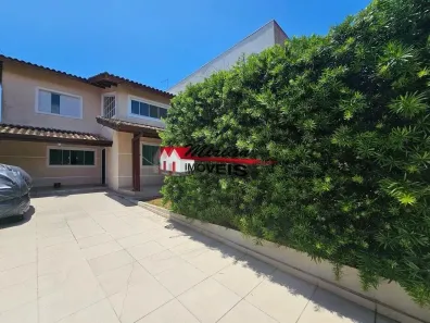 Casa com 4 Quartos à venda, 225m² no Centro, Peruíbe