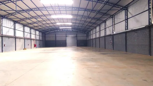 Galpão/Depósito/Armazém para alugar, 2000m² no , Extrema