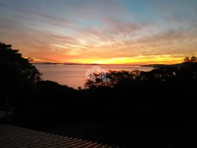 Casa com 3 Quartos à venda, 220m² no Espírito Santo, Porto Alegre