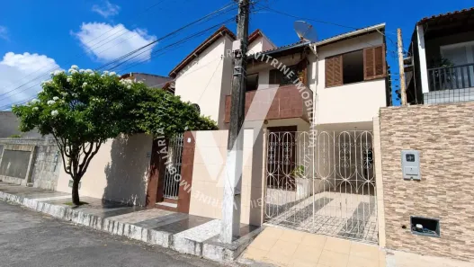 Casa com 6 Quartos à venda, 246m² no Luzia, Aracaju