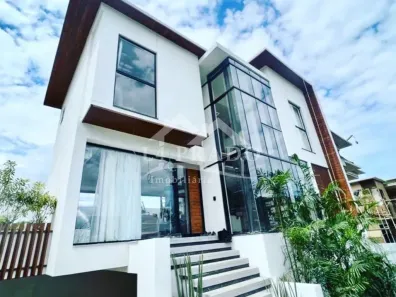 Casa com 3 Quartos à venda, 224m² no Valparaíso, Petrópolis