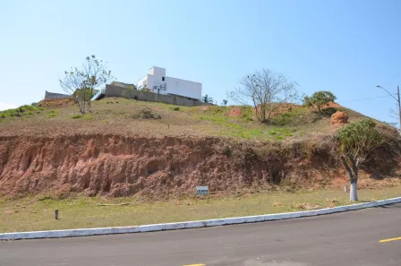 Lote/Terreno à venda, 420m² no Grama, Juiz de Fora