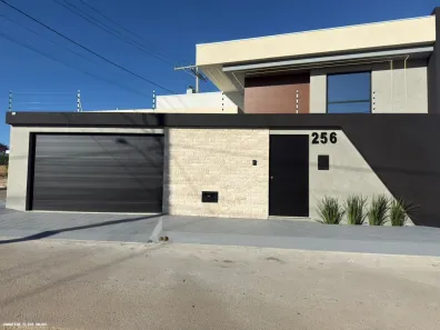 Casa com 3 Quartos à venda, 146m² no , Guanambi