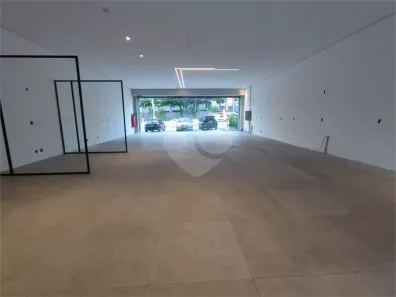 Ponto Comercial para alugar, 600m² no Santo Amaro, São Paulo