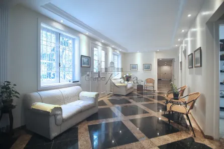 Prédio Comercial com 6 Quartos à venda, 244m² no Ibirapuera, São Paulo