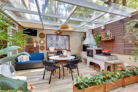 Casa de Condomínio com 4 Quartos à venda, 340m² no Santo Amaro, São Paulo