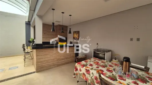Casa com 3 Quartos à venda, 199m² no Marta Helena, Uberlândia