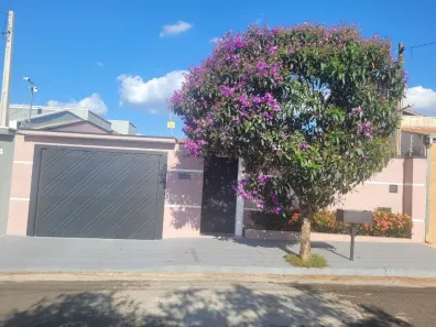 Casa com 3 Quartos à venda, 158m² no Parque Residencial Rosamélia, Cosmópolis